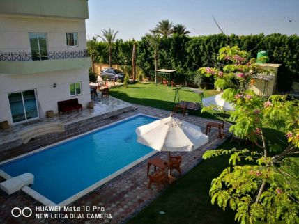 Chalet For Rent In Sheikh Zayed City - Giza