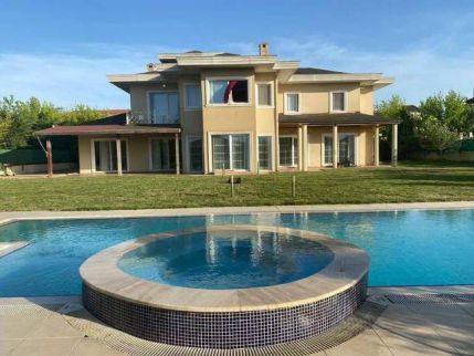 فيلا للإيجار فى بيوك جكمجة - إسطنبول