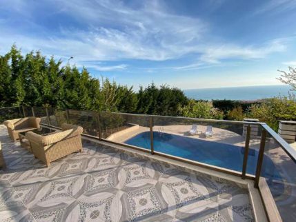 Villa For Rent In Buyukgekmege - Istanbul