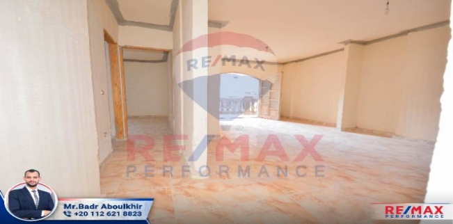 شقة للبيع فى محرم بك - قسم محرم بك - الإسكندرية