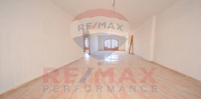 شقة للبيع فى محرم بك - قسم محرم بك - الإسكندرية