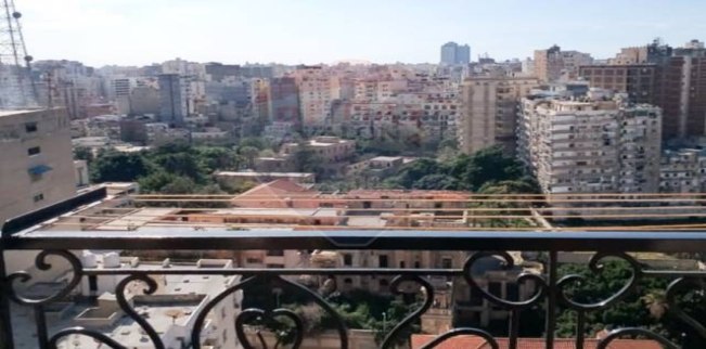 شقة للبيع فى زيزينيا - قسم الرمل - الإسكندرية