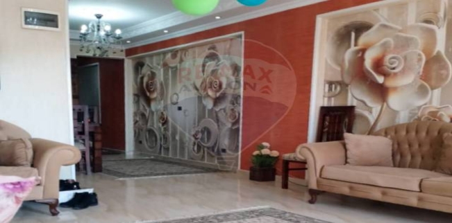 شقة للبيع فى زيزينيا - قسم الرمل - الإسكندرية