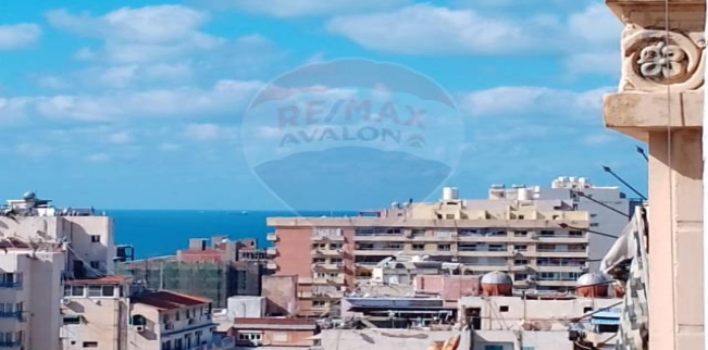 شقة للبيع فى زيزينيا - قسم الرمل - الإسكندرية