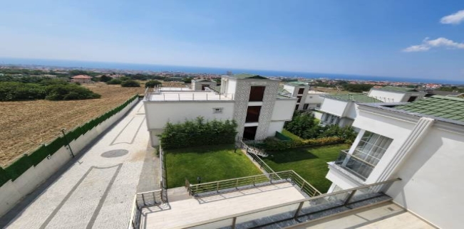 Villa For Rent In Buyukgekmege - Istanbul