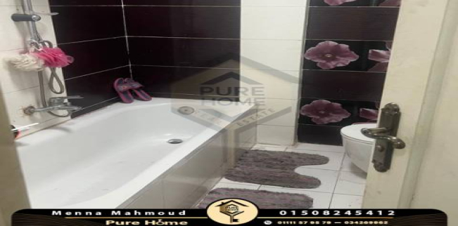 شقة للبيع فى محرم بك - قسم محرم بك - الإسكندرية