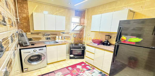 شقة للإيجار فى ميامي - قسم المنتزه - الإسكندرية