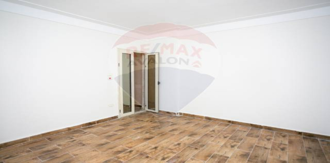 شقة للبيع فى لوران - قسم الرمل - الإسكندرية