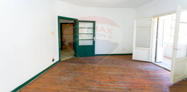 شقة للإيجار فى قسم الرمل - الإسكندرية